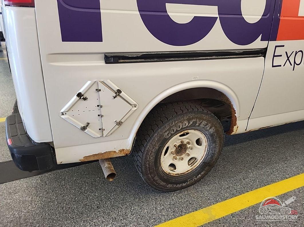1GTW7FCA6C1197557 2012 GMC SAVANA photo no. 2