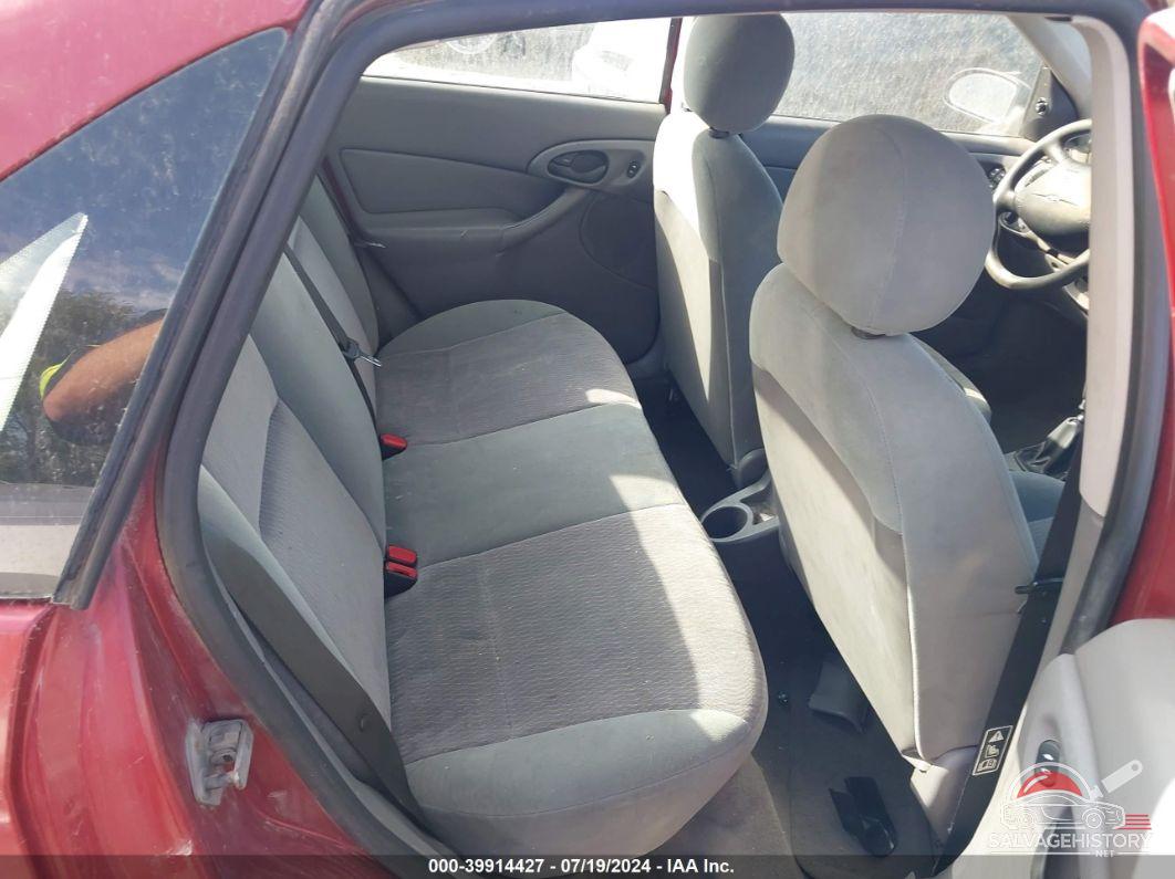 1FAFP3438YW274766 2000 FORD FOCUS photo no. 8