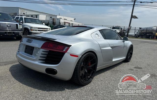 WUAAU34288N003042 2008 AUDI R8 photo no. 4