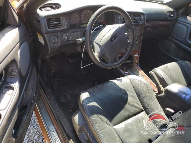 YV1NK56D3YJ020928 2000 VOLVO C70 photo no. 8