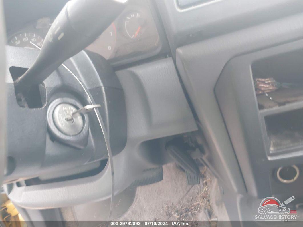1N6ED27T9YC358355 2000 NISSAN FRONTIER photo no. 11
