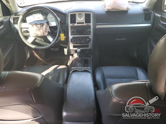 2C3CA5CV8AH284509 2010 CHRYSLER 300 photo no. 8