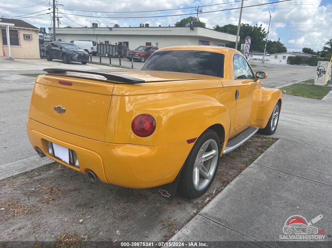 1GCES14P04B107606 2004 CHEVROLET SSR photo no. 4