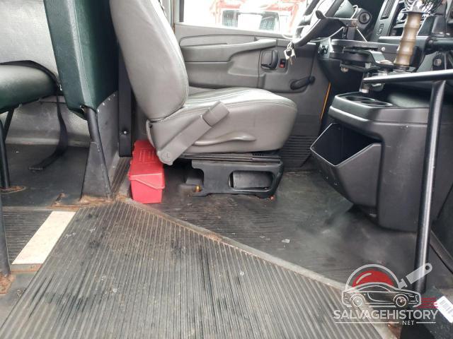 1GBHG31CX91128072 2009 CHEVROLET EXPRESS photo no. 7