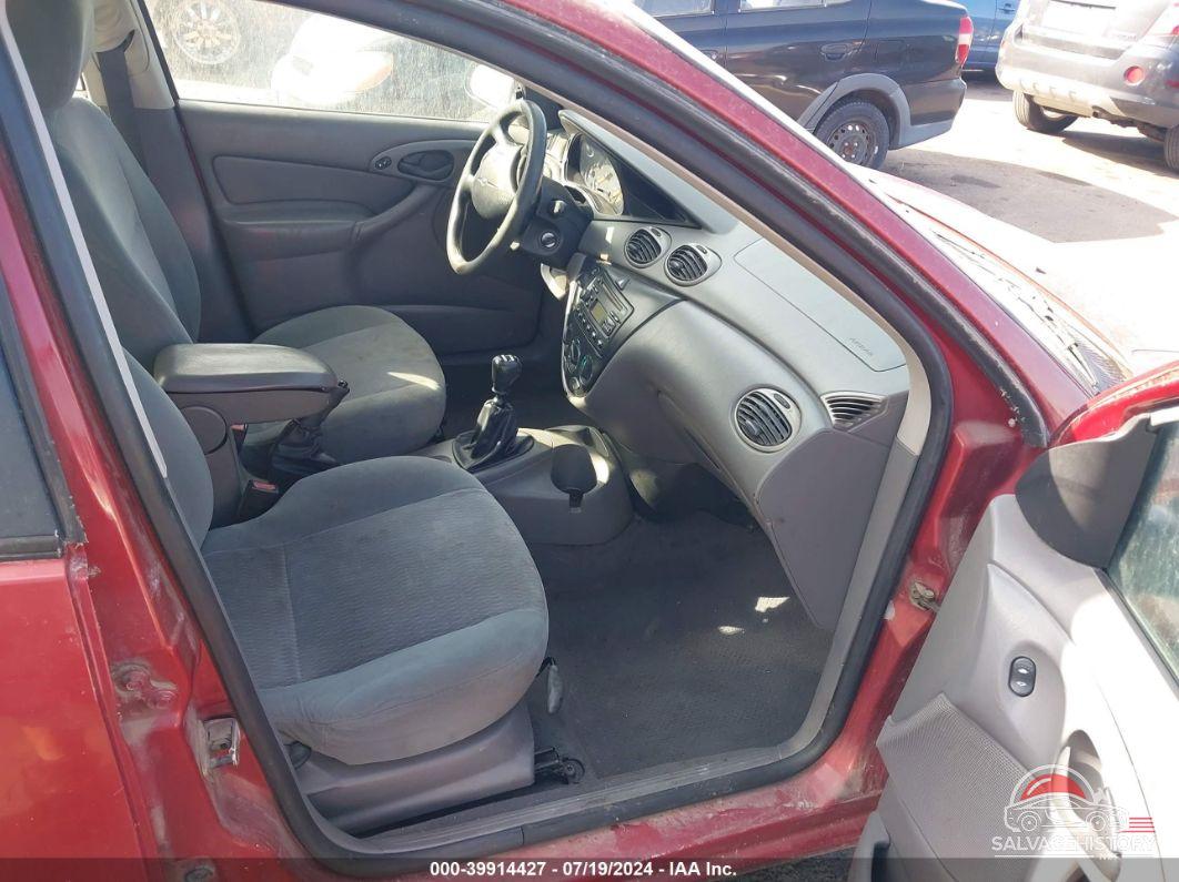 1FAFP3438YW274766 2000 FORD FOCUS photo no. 5