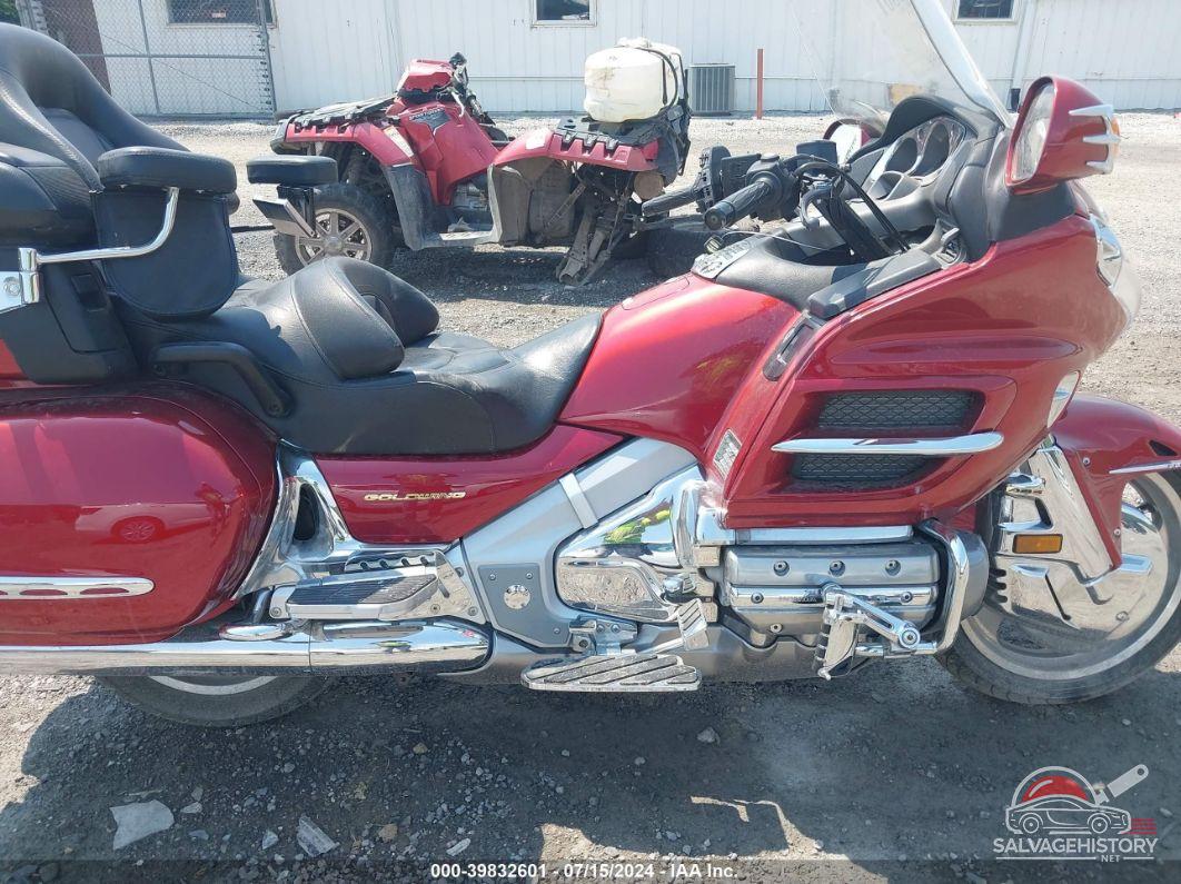1HFSC47491A000659 2001 HONDA GL1800 photo no. 8