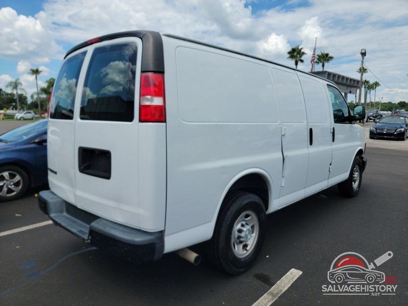 1GCWGAFG2K1243032 2019 CHEVROLET EXPRESS G2500 photo no. 3