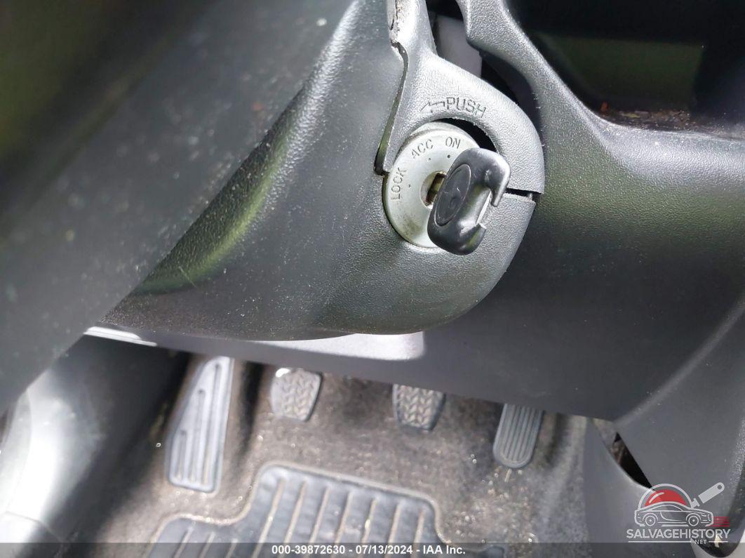 JTLKT334954027203 2005 SCION XB photo no. 11