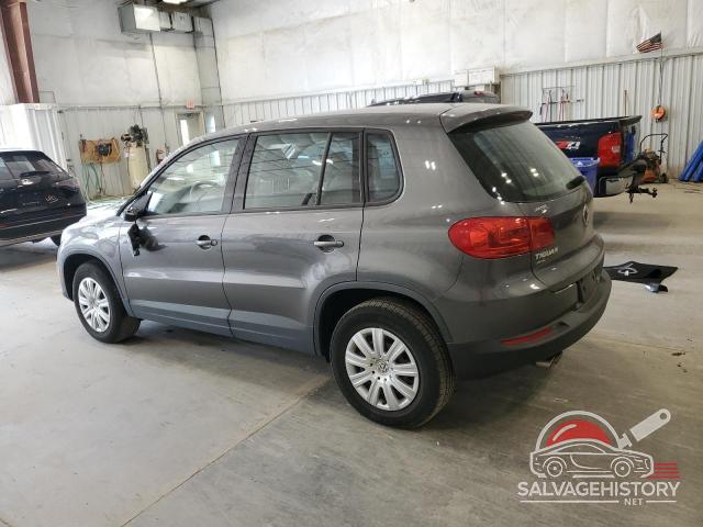 WVGAV7AX4HK054486 2017 VOLKSWAGEN TIGUAN photo no. 2