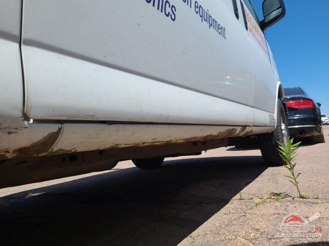 1GCWGFCA5D1171422 2013 CHEVROLET EXPRESS 2500 photo no. 4