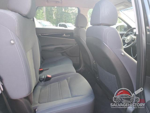 5XYPGDA35JG425817 2018 KIA SORENTO photo no. 11