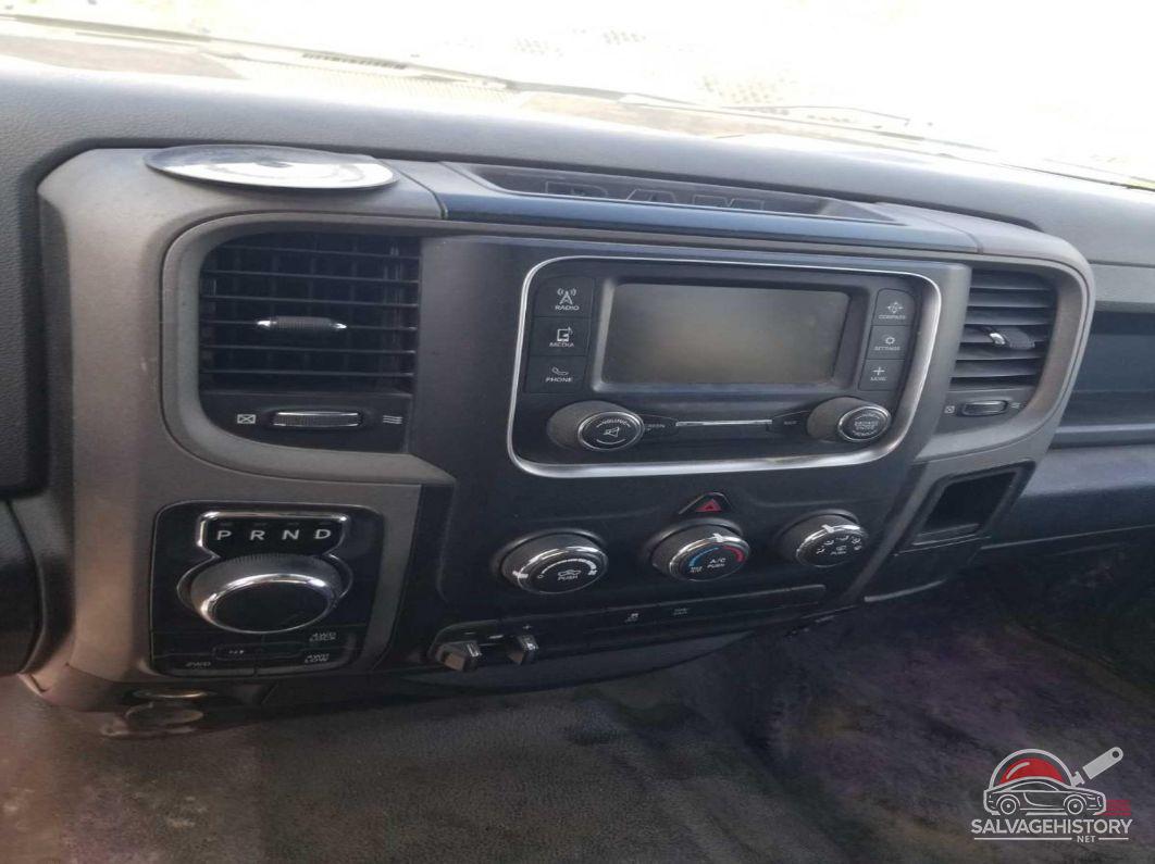 1C6RR7KT8KS599418 2019 RAM 1500 CLASSIC photo no. 9