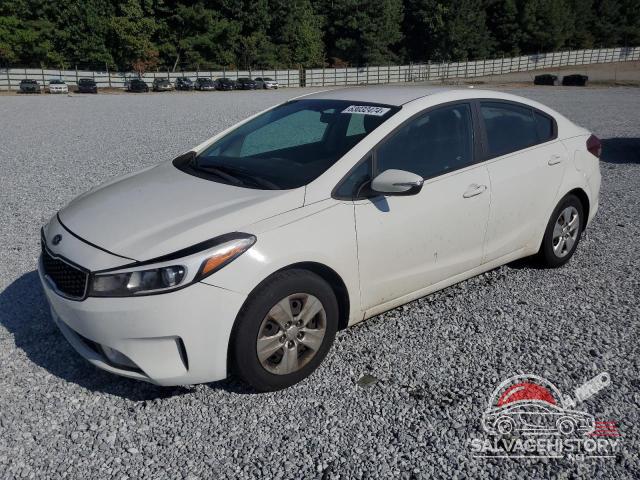 3KPFK4A76JE185302 2018 KIA FORTE photo no. 9