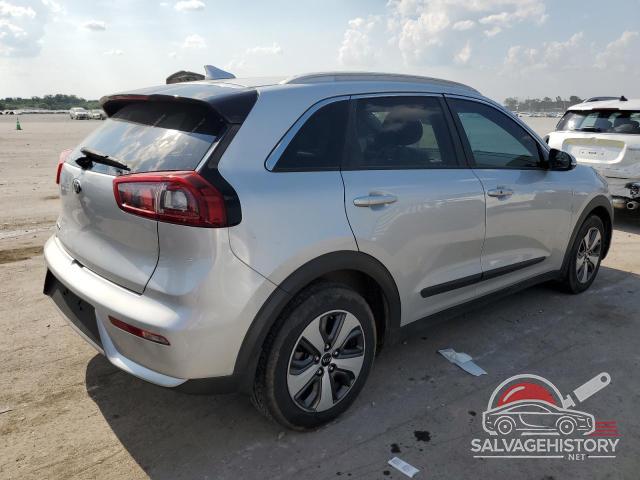 KNDCC3LC7H5037220 2017 KIA NIRO photo no. 3