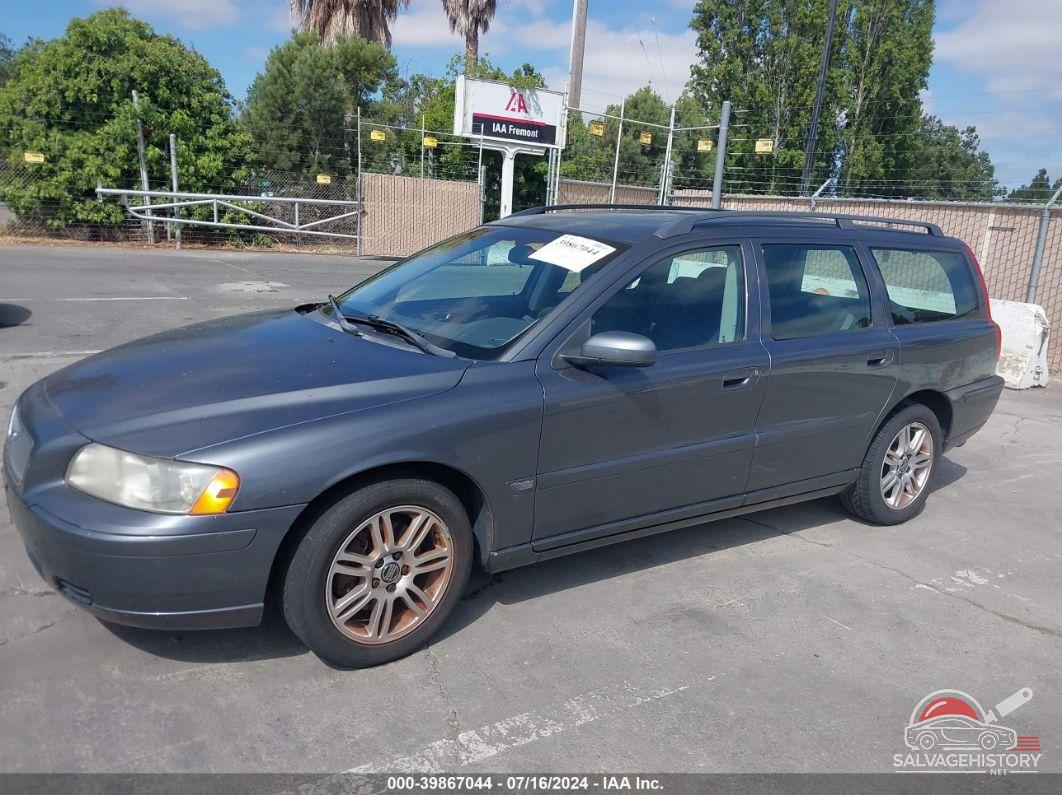YV1SW640562540472 2006 VOLVO V70 photo no. 2