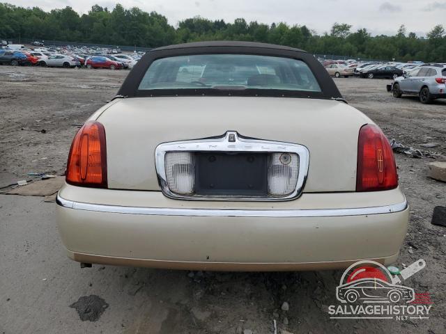 1LNHM83W8YY800964 2000 LINCOLN TOWNCAR photo no. 6