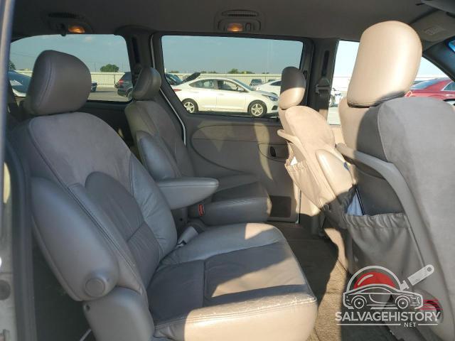 2C8GP64L52R772079 2002 CHRYSLER MINIVAN photo no. 11
