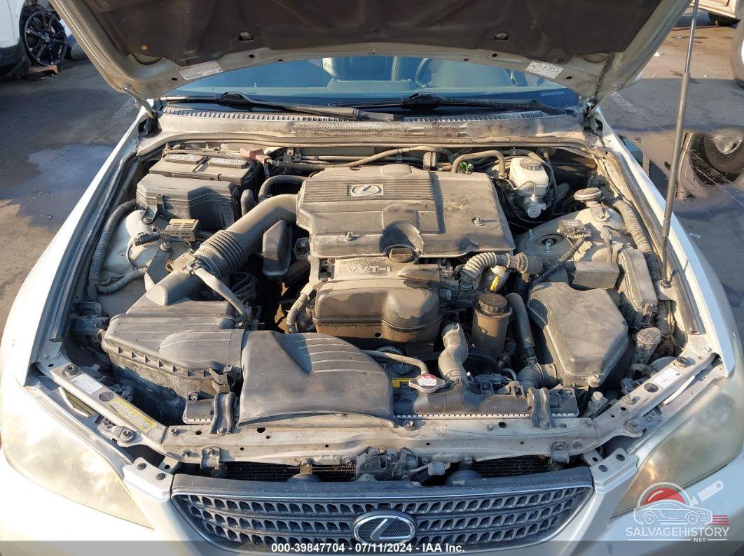 JTHBD192320038525 2002 LEXUS IS 300 photo no. 10