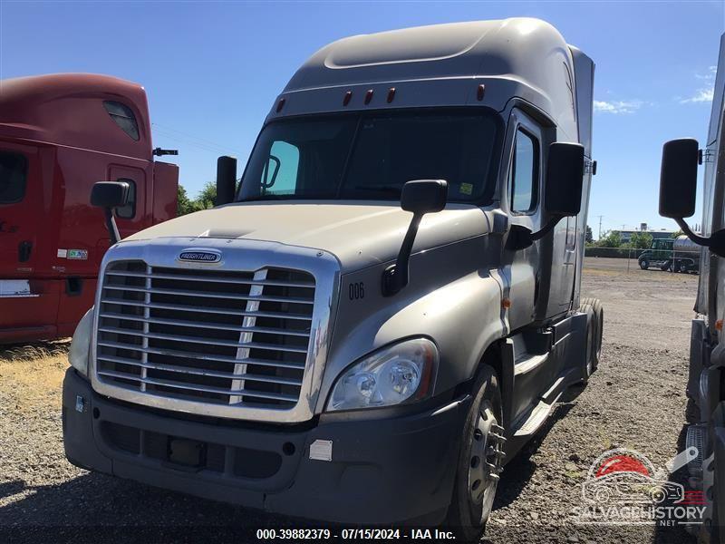 3AKJGLDR7HSHF0852 2017 FREIGHTLINER CASCADIA 125 photo no. 2