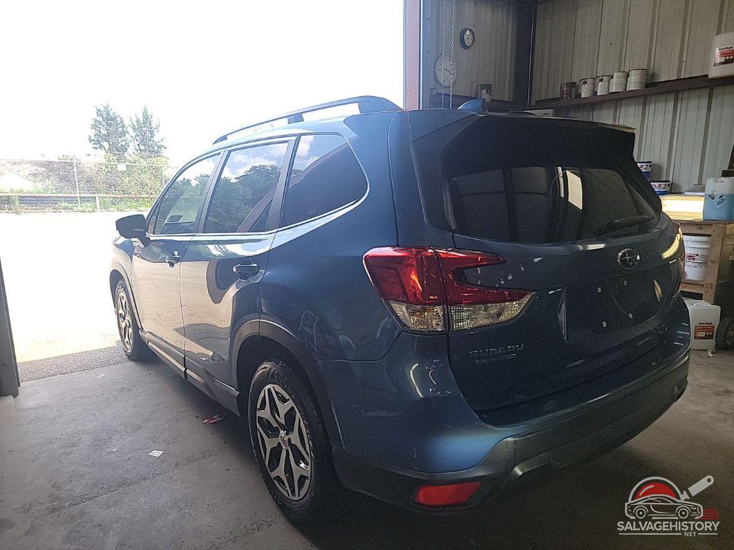 JF2SKAGC4KH533046 2019 SUBARU FORESTER photo no. 3