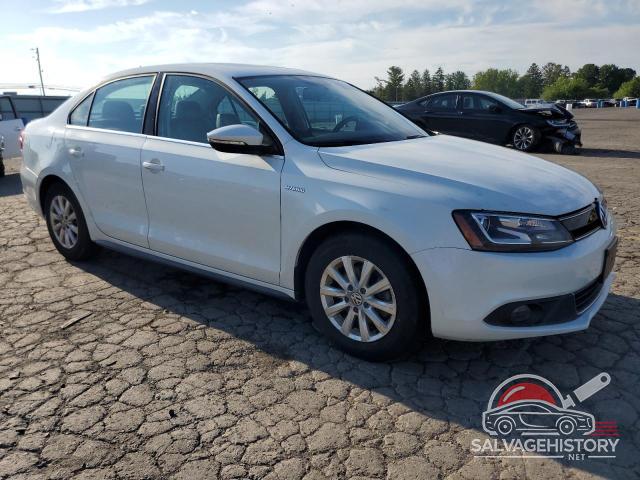 3VW637AJ6DM223838 2013 VOLKSWAGEN JETTA photo no. 4