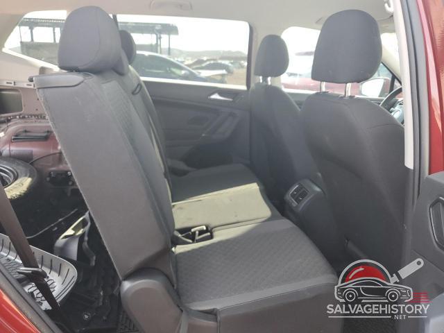 3VV1B7AX5JM063128 2018 VOLKSWAGEN TIGUAN photo no. 11