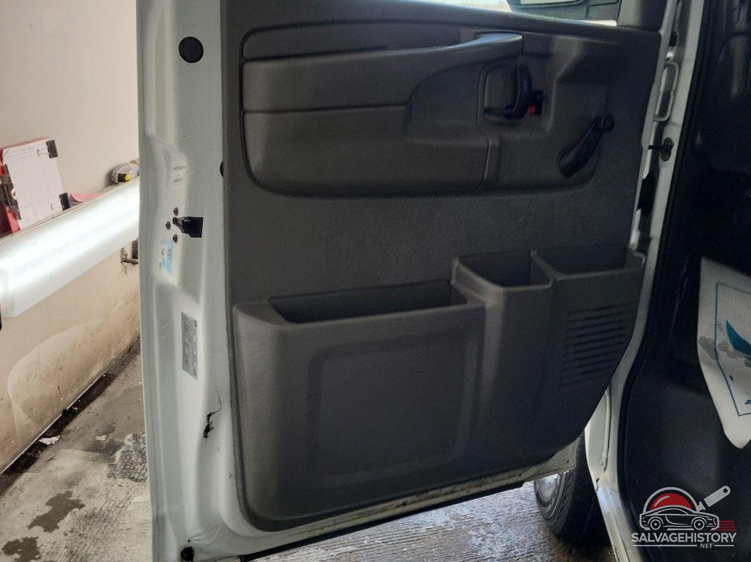 1GCWGFCA1C1141381 2012 CHEVROLET EXPRESS G2500 photo no. 5