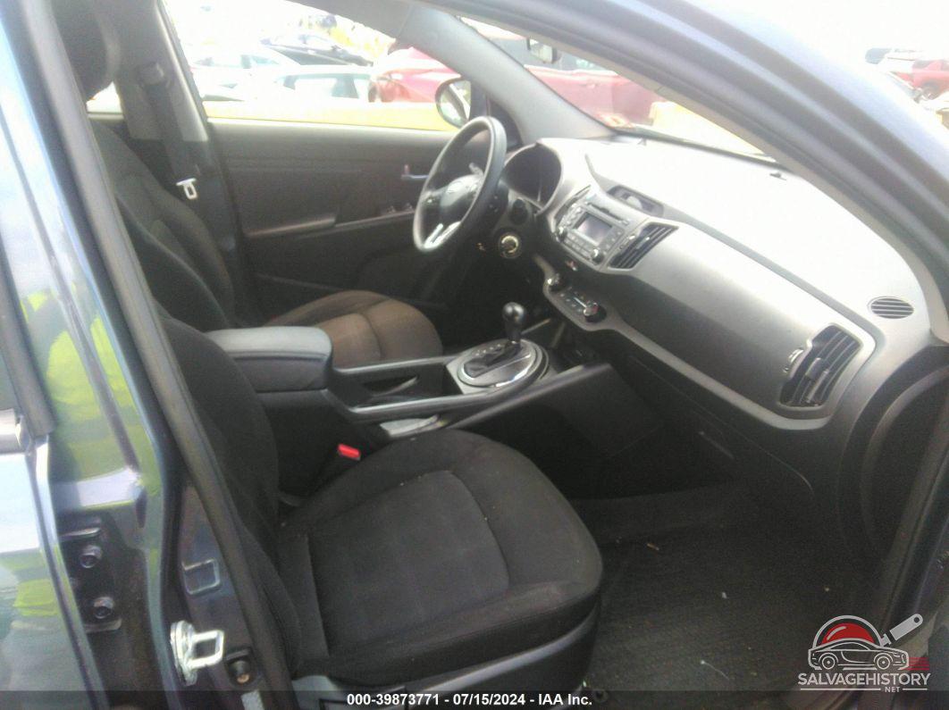KNDPBCA28C7252858 2012 KIA SPORTAGE photo no. 5