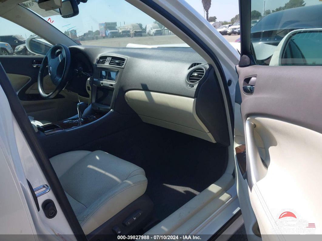 JTHBF5C29A5124384 2010 LEXUS IS 250 photo no. 5