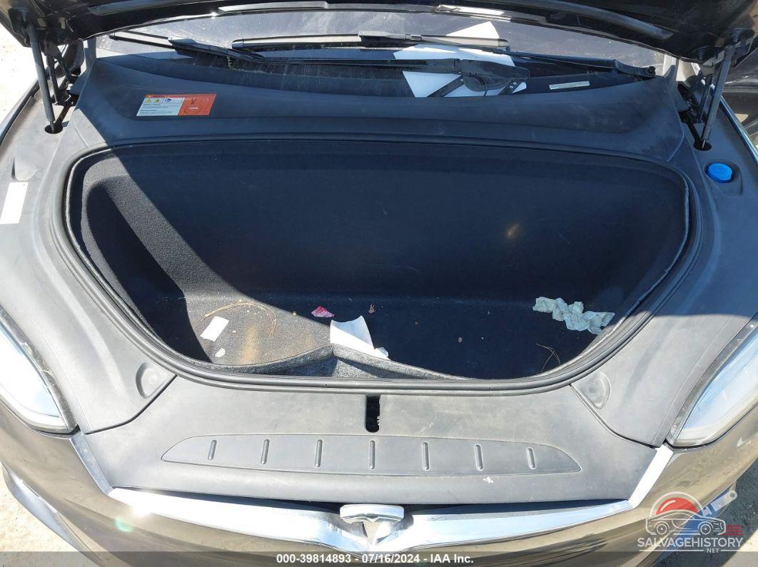 5YJXCBE24GF015608 2016 TESLA MODEL X photo no. 10
