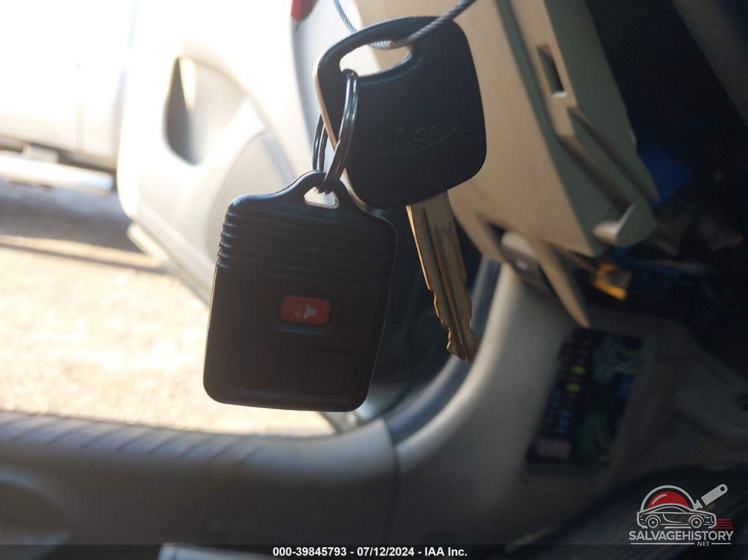 1FMYU02133KD39580 2003 FORD ESCAPE photo no. 11