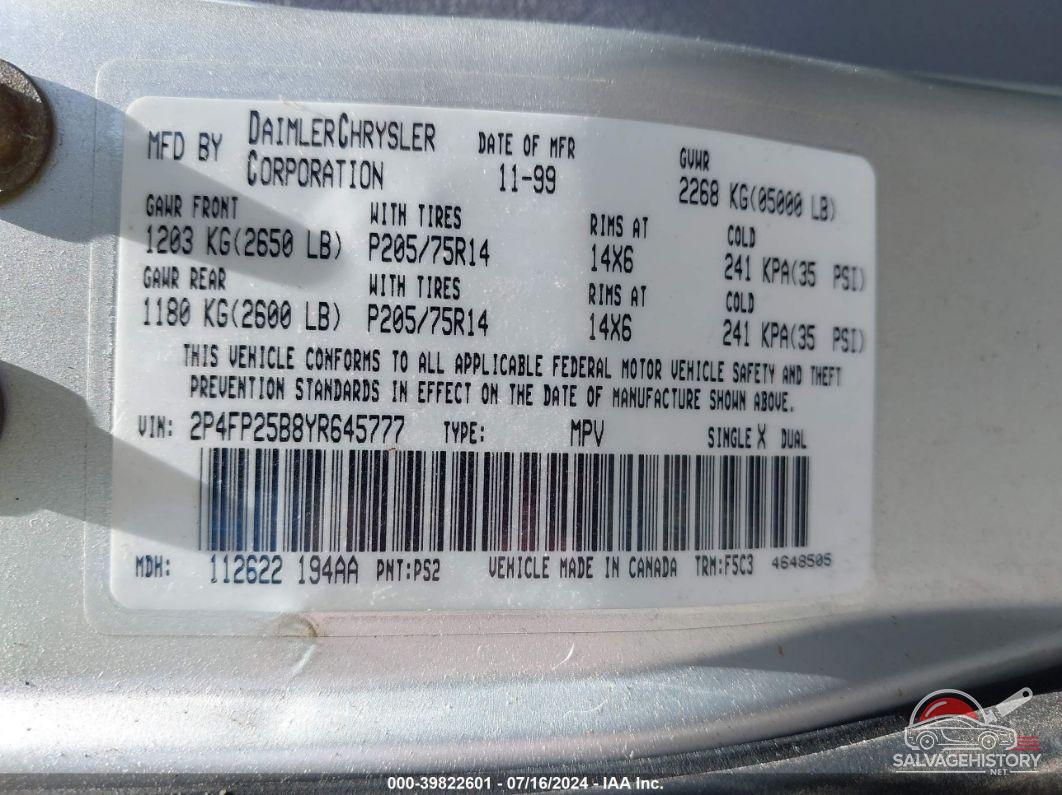 2P4FP25B8YR645777 2000 PLYMOUTH VOYAGER photo no. 9