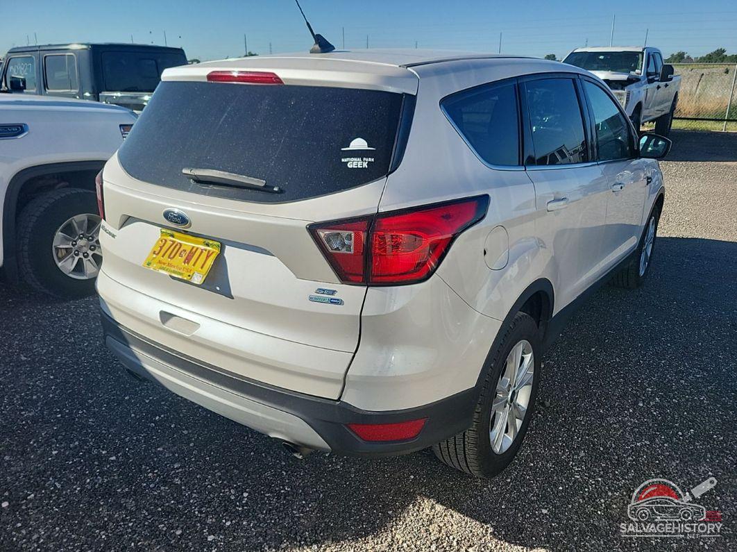 1FMCU9GD8KUA72375 2019 FORD ESCAPE photo no. 2
