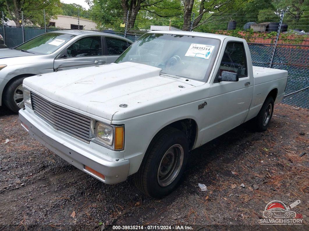 1GTBS14A2C2515439 1982 GMC S TRUCK photo no. 2