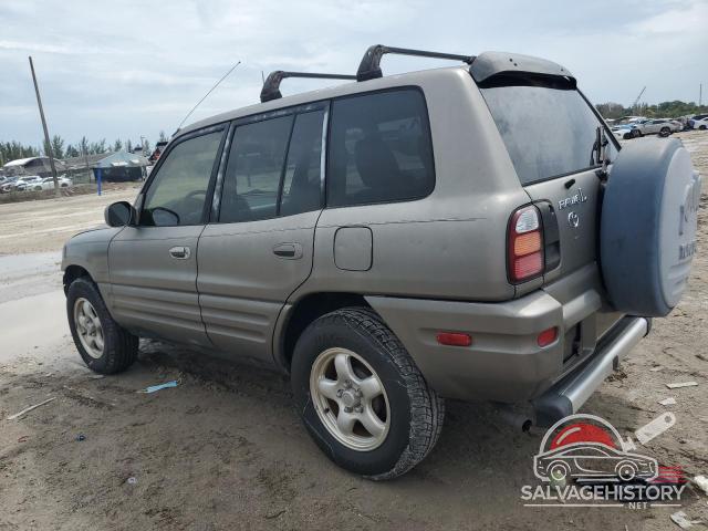 JT3GP10V5Y7076381 2000 TOYOTA RAV4 photo no. 2
