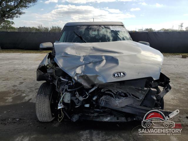 KNDJT2A62C7372865 2012 KIA SOUL photo no. 5