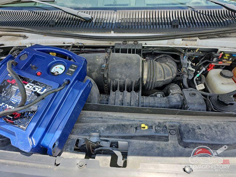 1FDXE4FS5HDC68610 2017 FORD E-450 CUTAWAY photo no. 2