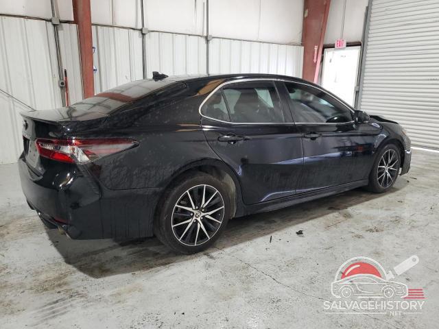 4T1T11AKXPU815241 2023 TOYOTA CAMRY photo no. 3