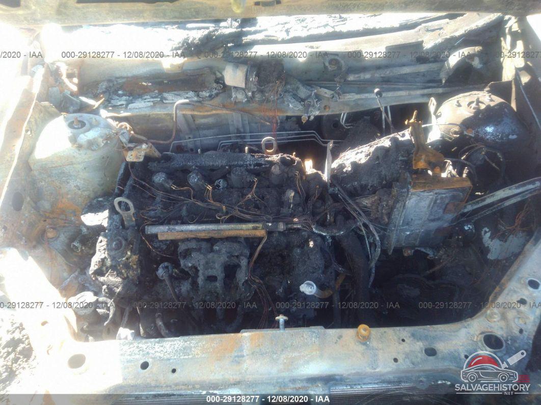 1FAHP3FN7AW205631 2010 FORD FOCUS photo no. 10