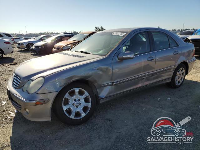 WDBRF81J85F580774 2005 MERCEDES-BENZ C-CLASS photo no. 9