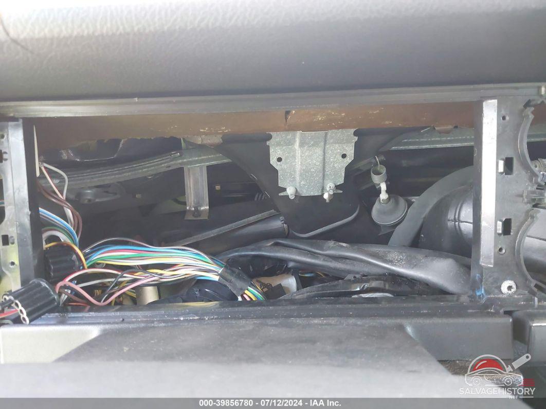 YV1AA8848L1414675 1990 VOLVO 240 photo no. 7