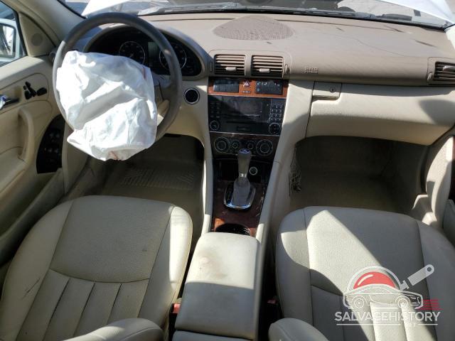 WDBRF54HX7F884828 2007 MERCEDES-BENZ C-CLASS photo no. 8
