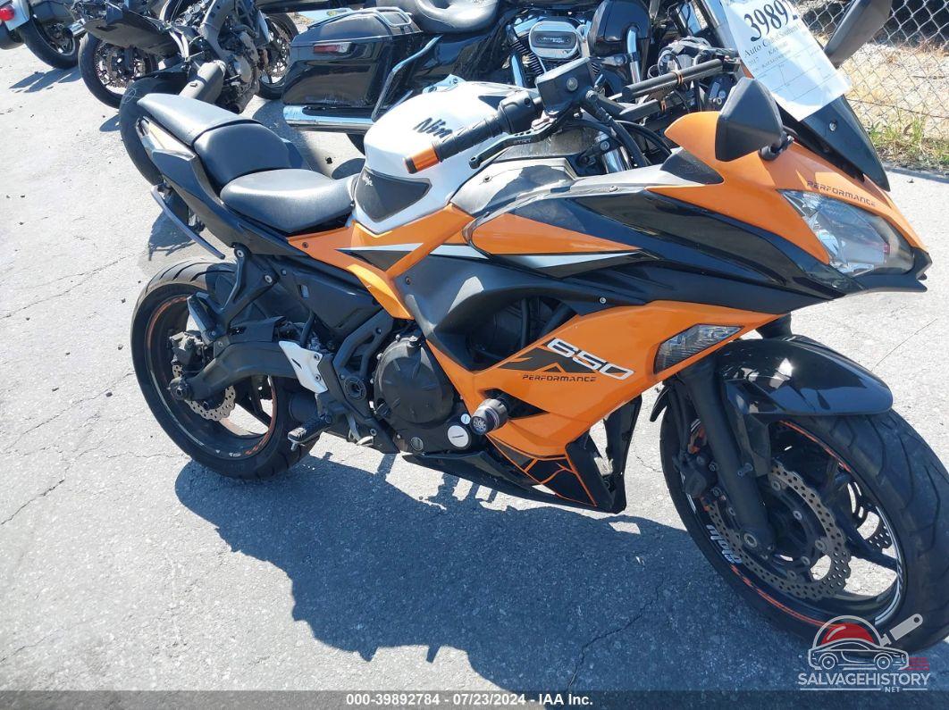 JKAEXEJ19HDA01848 2017 KAWASAKI EX650 photo no. 8