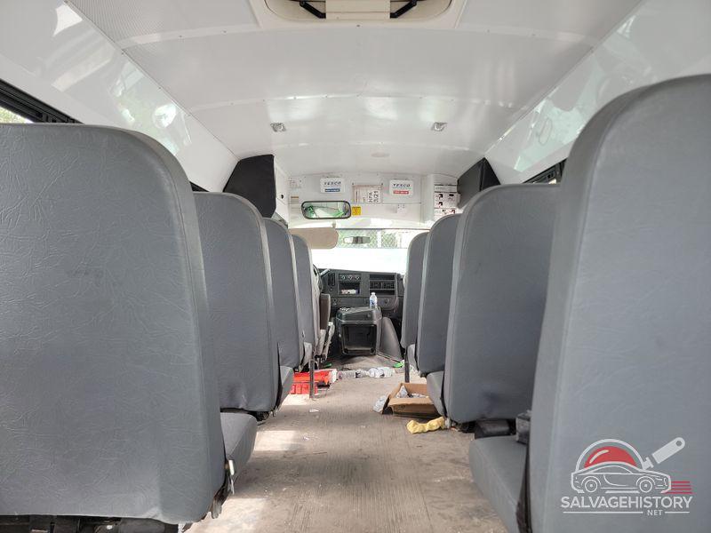 1GB0G2BA5D1171828 2013 CHEVROLET EXPRESS G3500 photo no. 4
