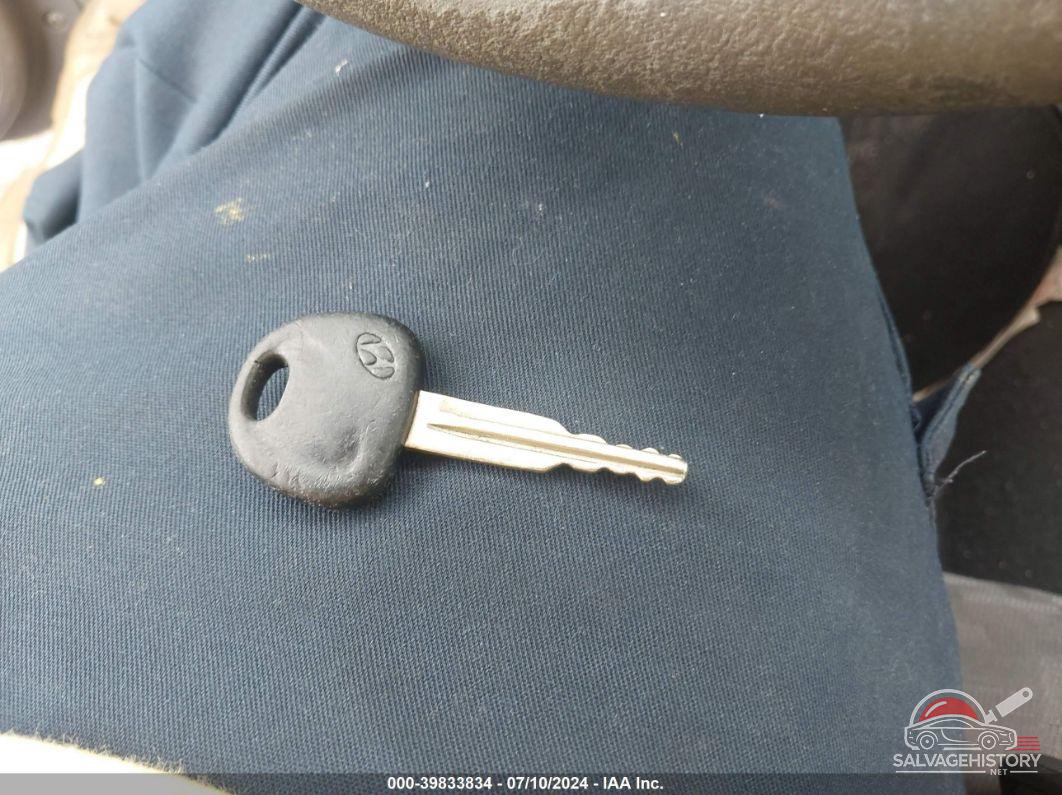 KMHCG45C73U475835 2003 HYUNDAI ACCENT photo no. 10