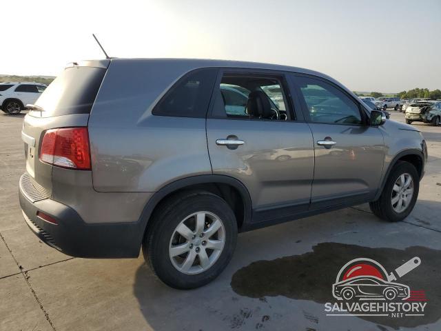 5XYKT3A15DG387007 2013 KIA SORENTO photo no. 3