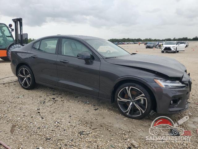 7JRL12FK4RG288478 2024 VOLVO S60 CORE photo no. 4