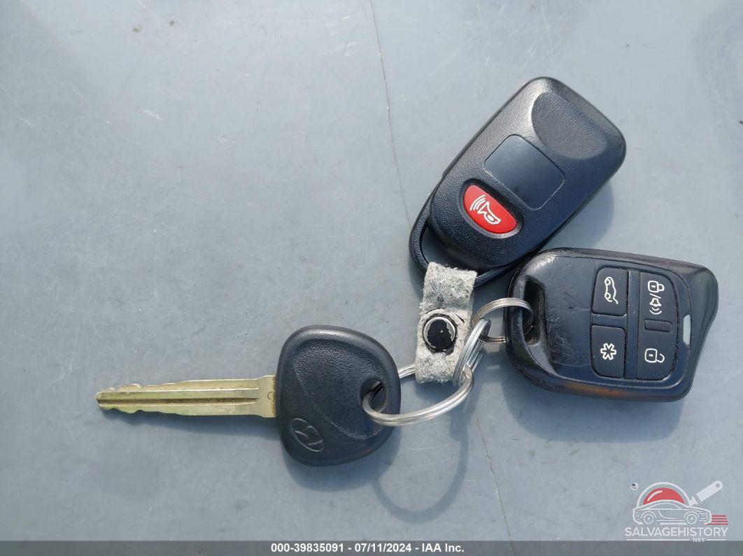 1FMYU03162KA44082 2002 FORD ESCAPE photo no. 11