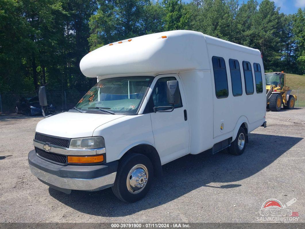 1GB3G2BG3B1178940 2011 CHEVROLET EXPRESS CUTAWAY photo no. 2
