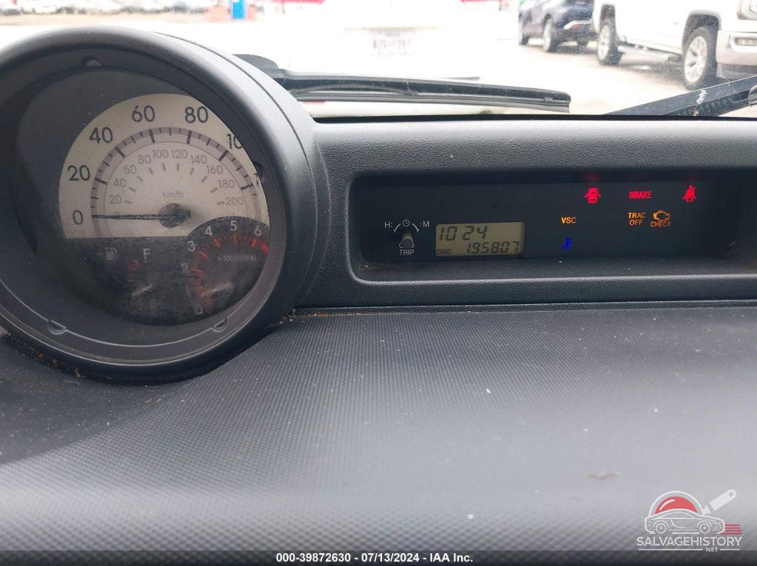 JTLKT334954027203 2005 SCION XB photo no. 7